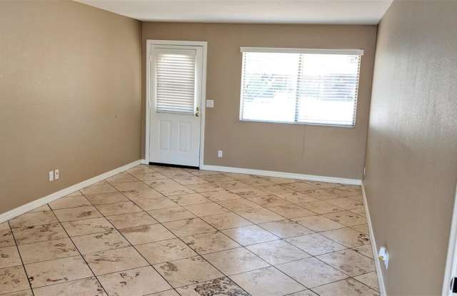 714 E VISTA DEL CERRO Drive Gallery 2