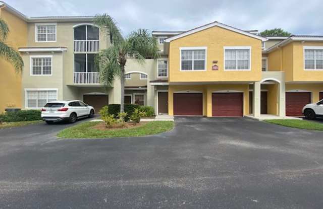 Gorgeous 1/1.5 Townhome in Las Palmas photos photos