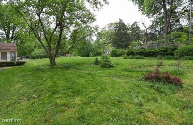 5621 NE Doniphan Ln Gallery 4