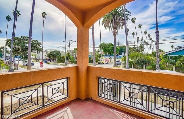 901 East 99th Street - 901 East 99th Street, Inglewood, CA 90301