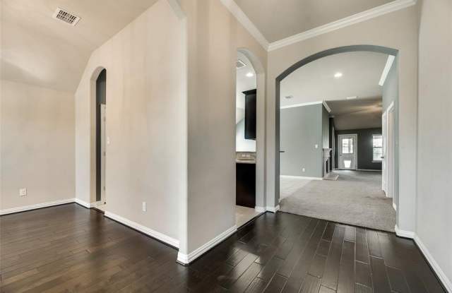 556 Bromeliad Drive - 556 Bromeliad Drive, Fort Worth, TX 76052