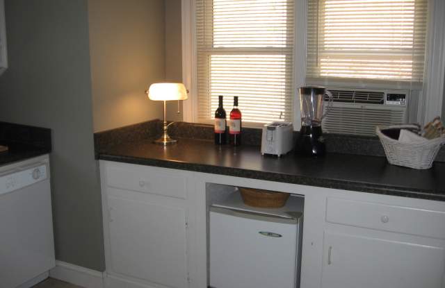 $1,800 - Spacious 3-Bedroom 2 Bathroom Unfurnished Home Near WCU—Fresh Updates Underway! Gallery 4