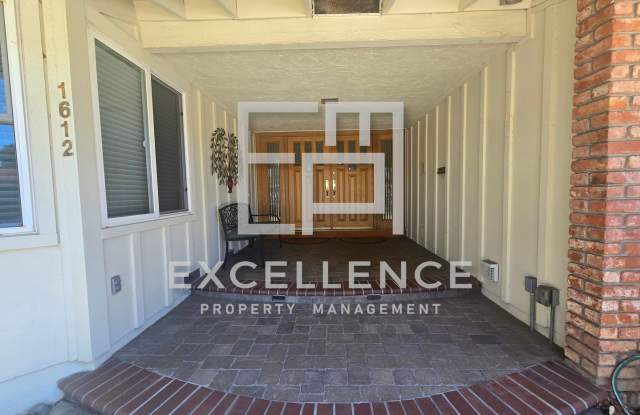 Beautiful and Spacious 4/2 Home with RV Parking and Upgrades In Great Willow Glen Area Gallery 4