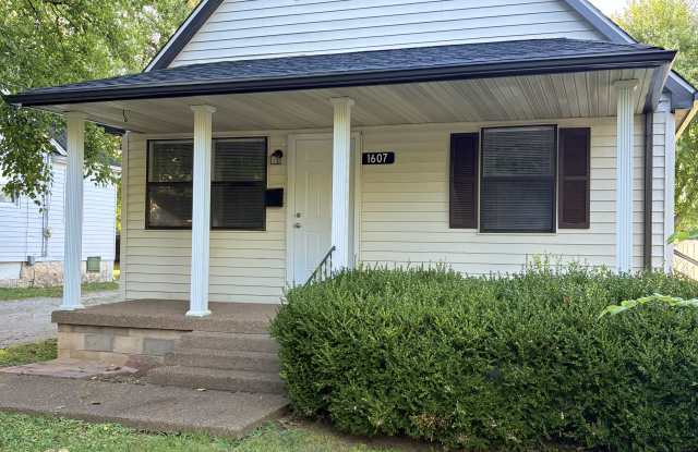 1607 Nutwood St photos photos