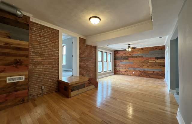 721 Bluff Street - 2 photos photos
