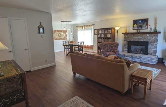 Quiet Peaceful Furnished 3/1.5 Condo, Move-In Ready! - 931 Hill Street, Eureka, CA 95501