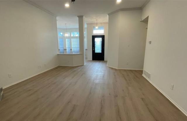 1615 Palisades Drive Gallery 2