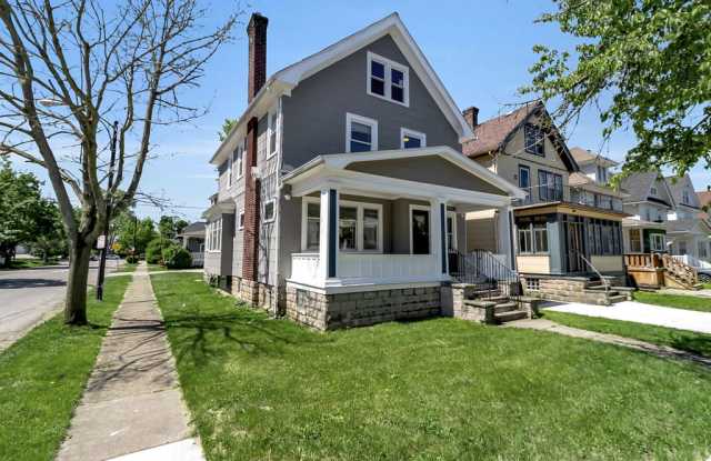 118 Merrimac Street Gallery 2