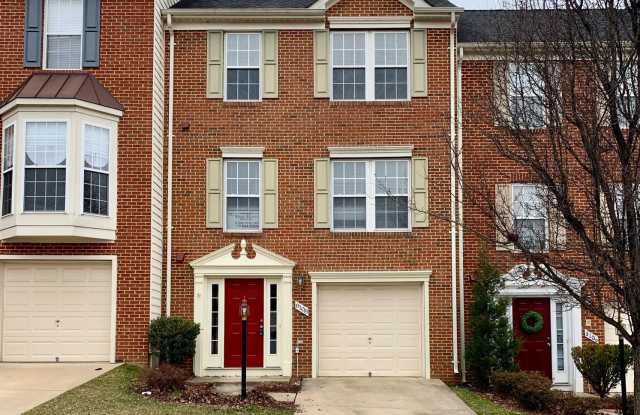 8108 HORSESHOE COTTAGE CIRCLE - 8108 Horseshoe Cottage Circle, Lorton, VA 22079