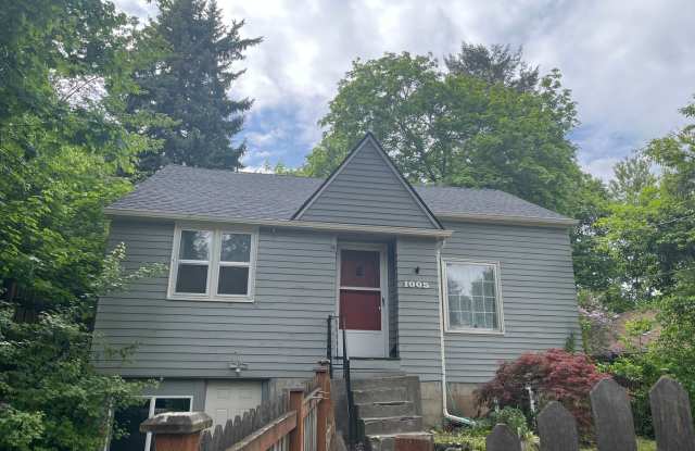 1005 NE D Street photos photos