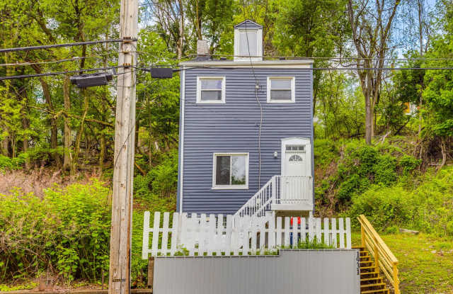 2 Bed 1 Bath Single Family Home (Perry South Neighborhood) Gallery 3