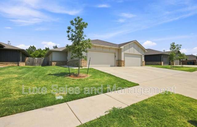10912 Oak Hollow Drive Gallery 2