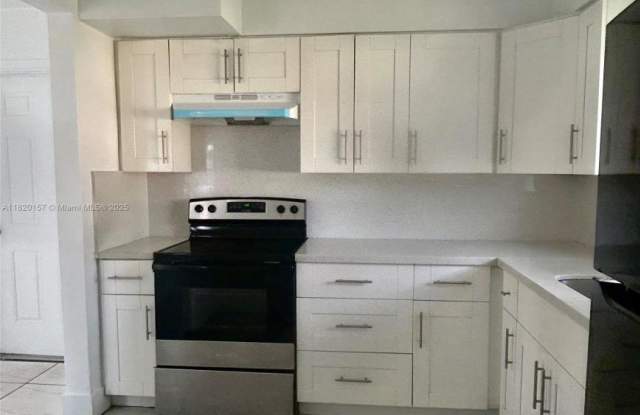 2846 Fletcher St photos photos