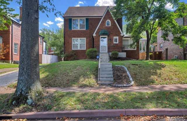 7240 Cornell Avenue Gallery 1