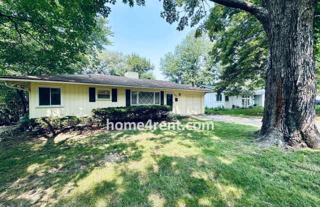 Attractive Prairie Village Ranch w/ FRESH PAINT, Wood Floors, Granite Counters and a Fenced Yard! photos photos