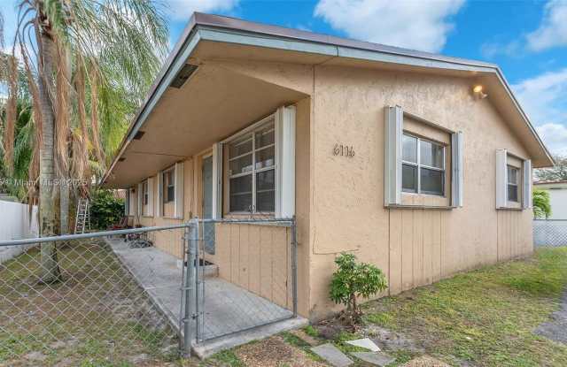 6116 SW 39th St photos photos