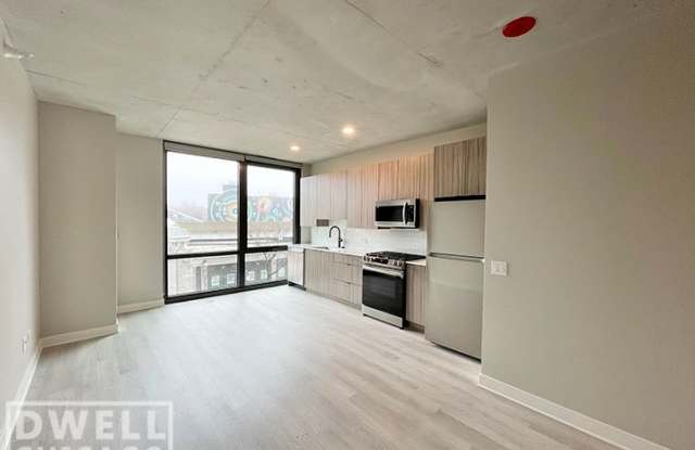 4611 N Broadway photos photos