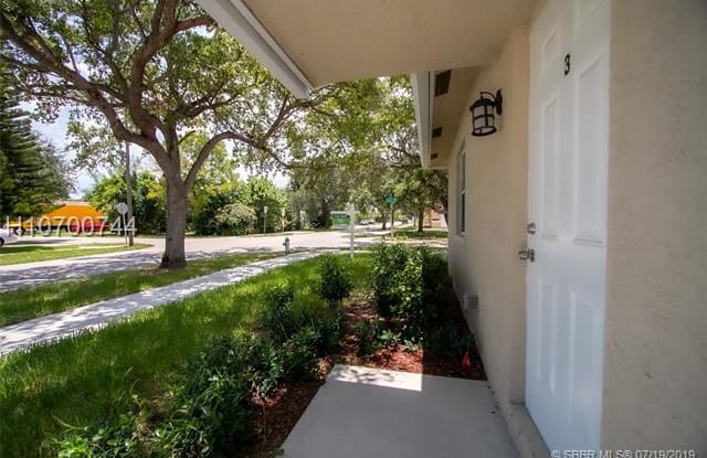 2305 Liberty St - 2305 Liberty St, Hollywood, FL 33020