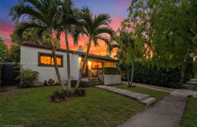 1462 SW 17th St photos photos
