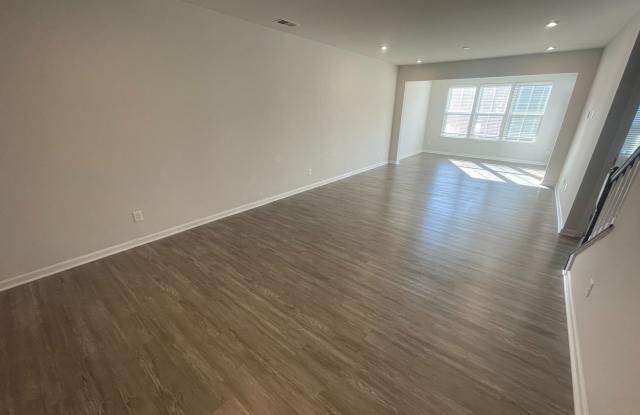Room in 3 Bedroom Home at Stella Ct Gallery 4