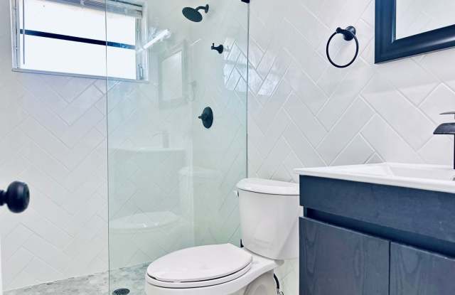 Jackson Memorial UM Health District Apartment photos photos