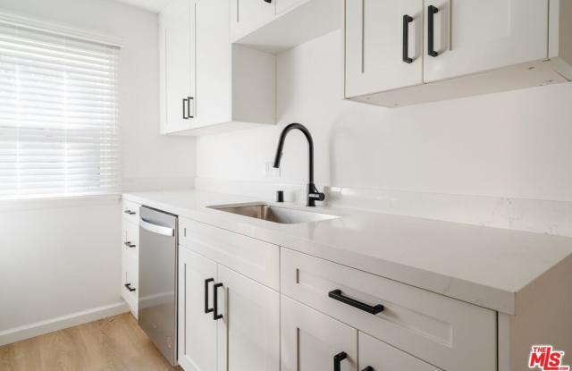 1147 Horn Ave photos photos