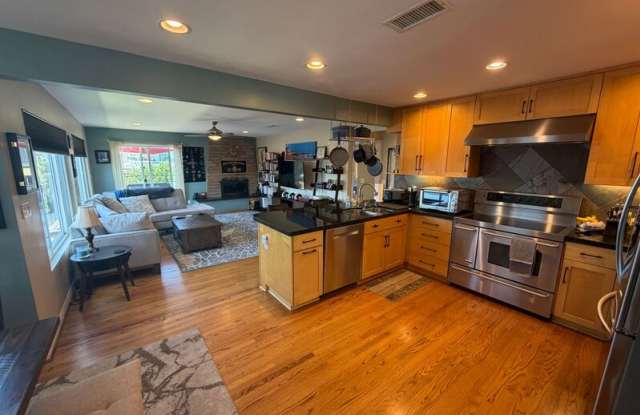 3628 Lloyd Pl photos photos