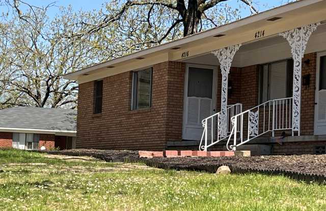 4212 North Locust Street photos photos