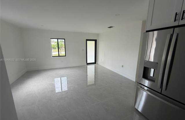 15920 NW 17th Ct photos photos