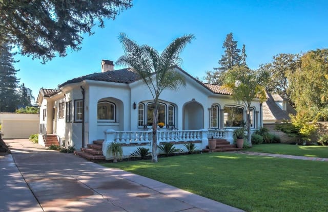 1130 University AVE - 1130 University Avenue, Palo Alto, CA 94301