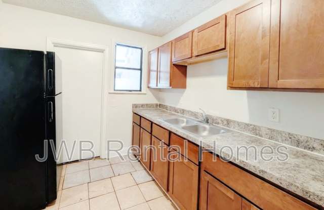 768 Gardenia Ln Gallery 3