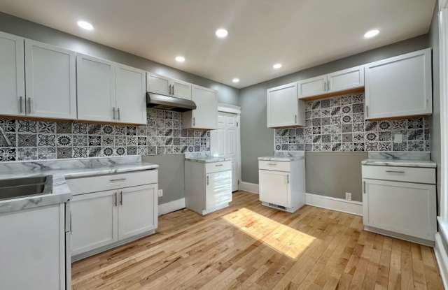 Spacious 4 Bedroom Home in Minneapolis! photos photos