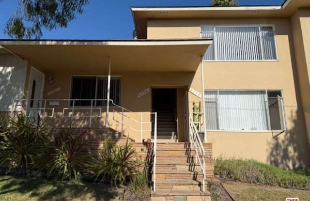 5702 S Corning Ave photos photos