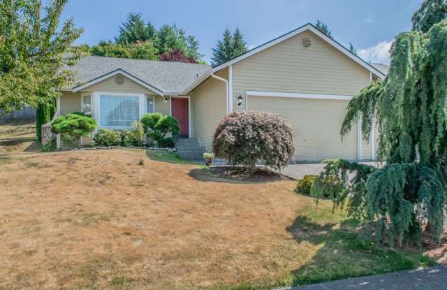 Spacious  open 3 bed 2 bath rambler W/3 car garage  private backyard! photos photos
