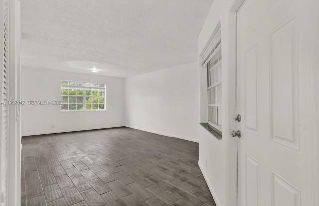 8621 SW 5th St photos photos