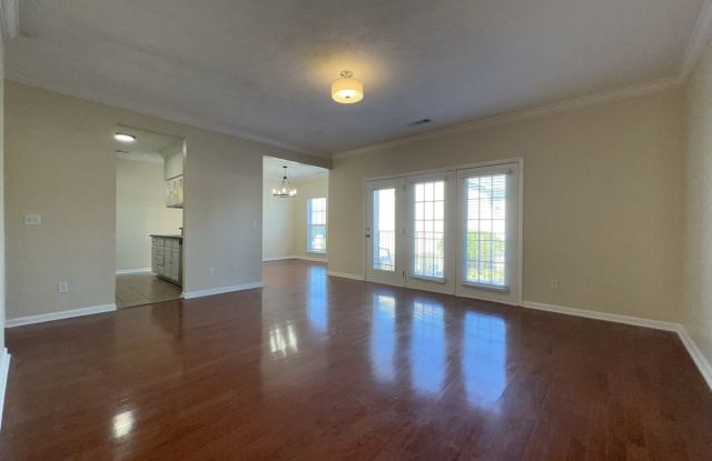 Convenient Newly Remodeled Condo - 905 Churchill Crossing, Nashville, TN 37115