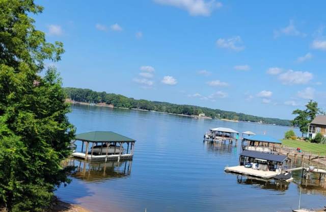 Lovely waterfront home with pier for rent Gallery 4