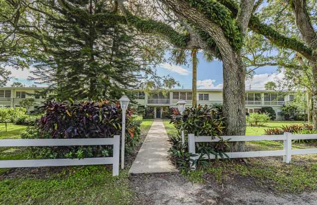 677 ROYAL PALM Boulevard Gallery 3