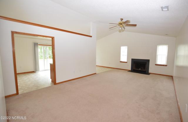 124 Lawndale Lane Gallery 3