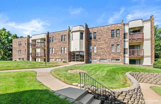 2220 COUNTRY CLUB Drive Gallery 1