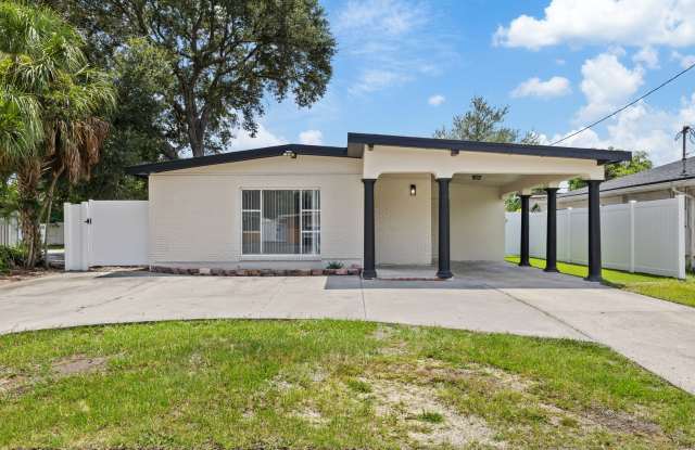 Cozy Single Family home available now! (UTILITIES INCLUDED) Gallery 1