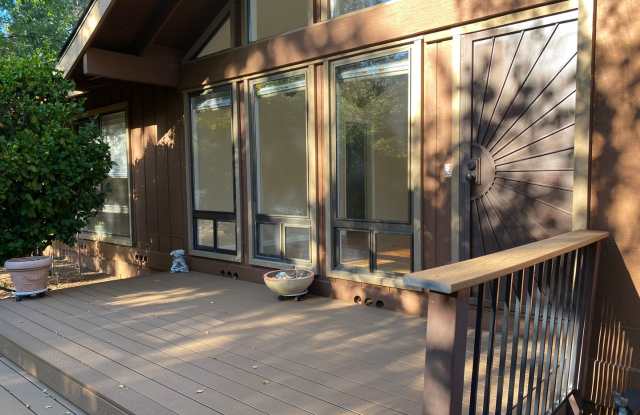 Beautiful Single Level Home Gallery 4