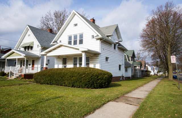 902 Dryden Dr Gallery 2