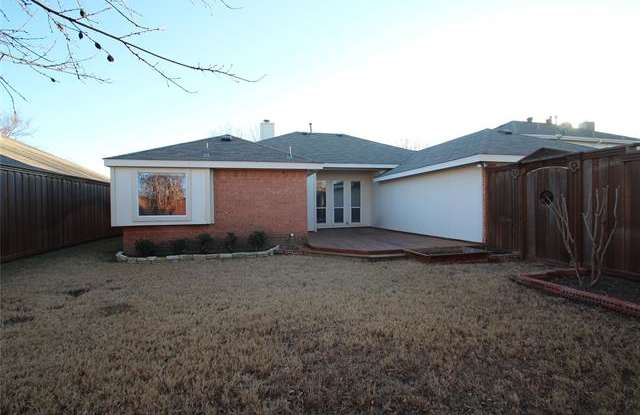 1517 Summerfield Drive Gallery 2