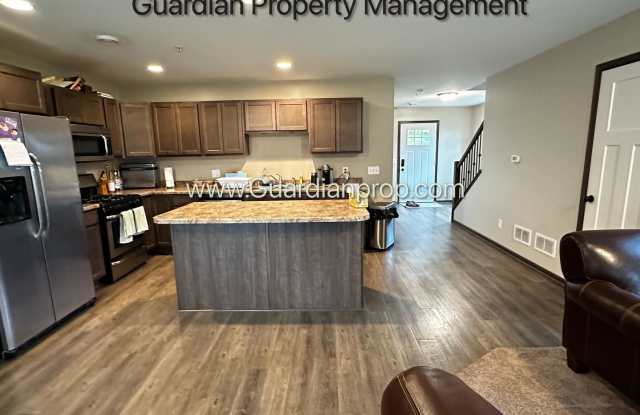 Lakeville Corner Unit, Walk out Patio, 2 Car Garage, W/D on Upper Level, 2.5 Baths - 7872 210th Street West, Lakeville, MN 55044