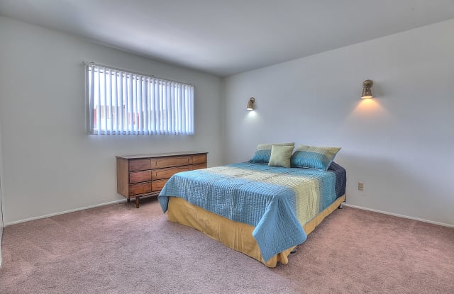 Graceland Plaza Apartments Gallery 3