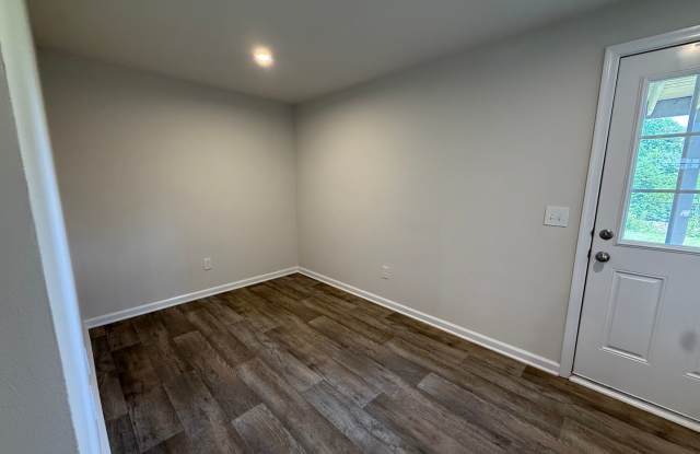 3/2.5 Townhome Available Now in Simpsonville! Gallery 3