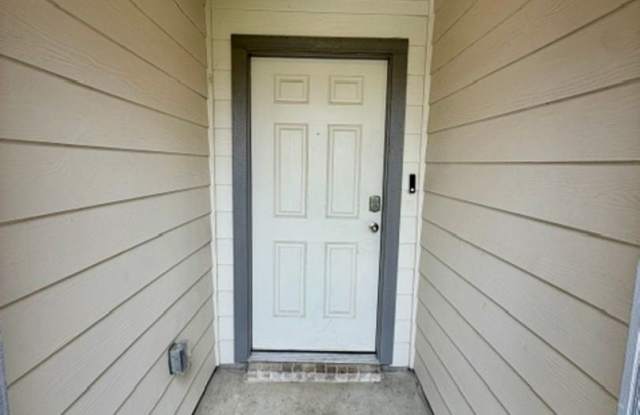 Cute 3 Bedroom 2 Bath - Midway ISD Gallery 3