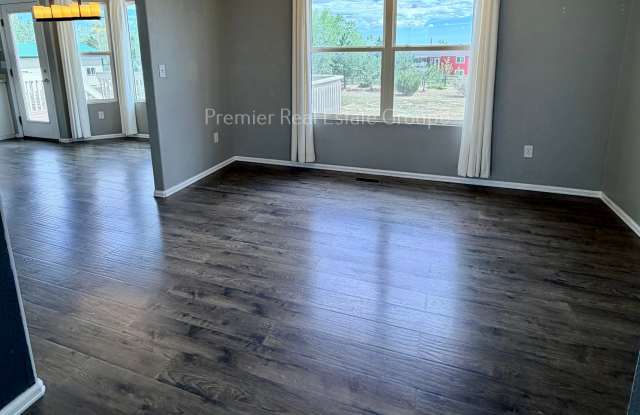 7927 Buschborn Road Gallery 3