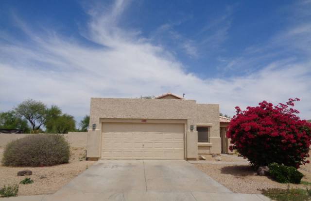 Cozy 3 bedroom home in Goodyear! Large backyard, great layout! Available NOW! photos photos